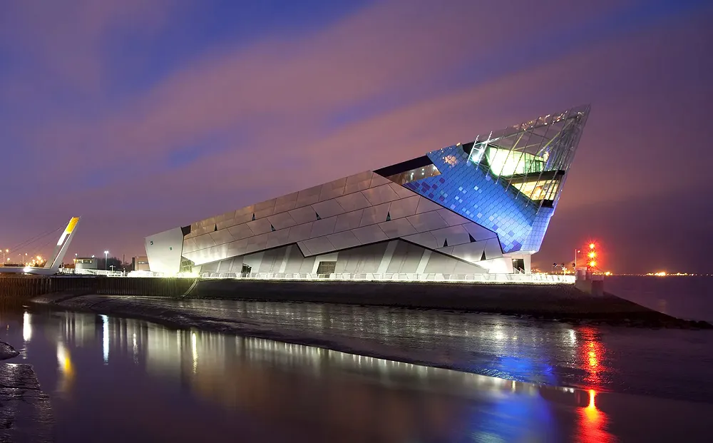 The Deep, Hull